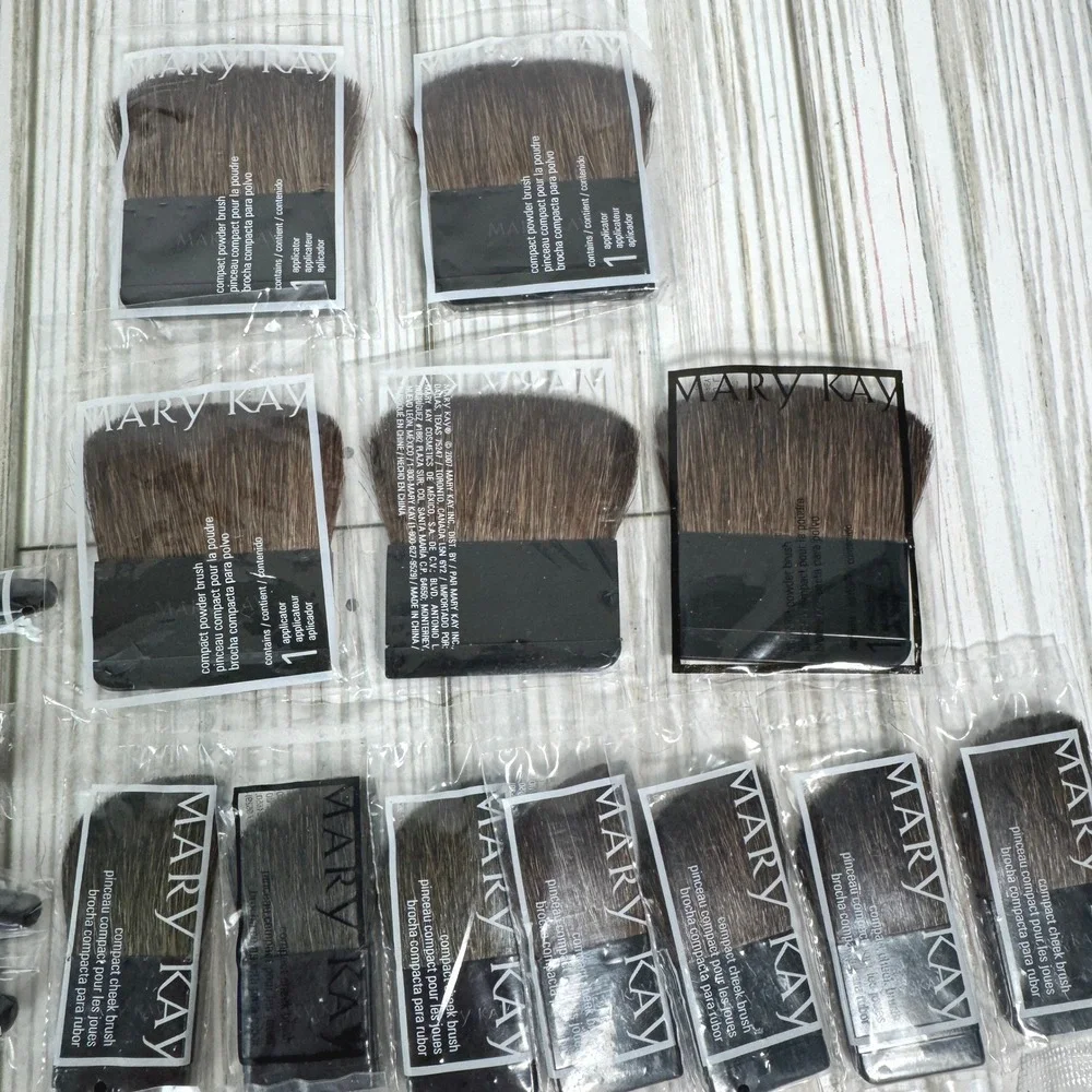 Mary Kay Makeup Brush Lot 25pc Retractable Lip Compact Powder and Cheek Brushes